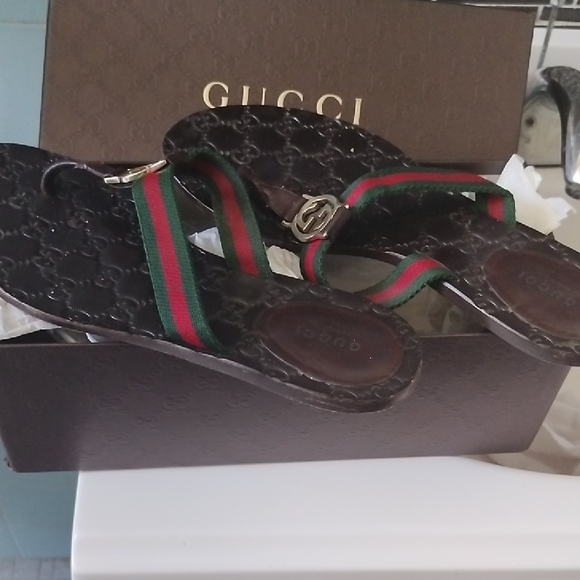 Gucci Leather Sandals with Signature Straps - Picture 1 of 7